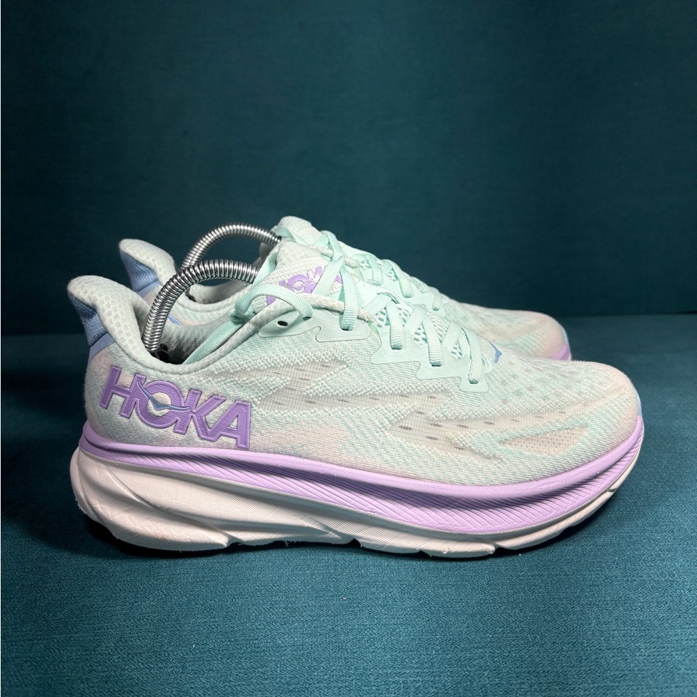 Size 9.5 - Women’s Hoka One Clifton 9 multicolor shoes - Picture 3 of 8